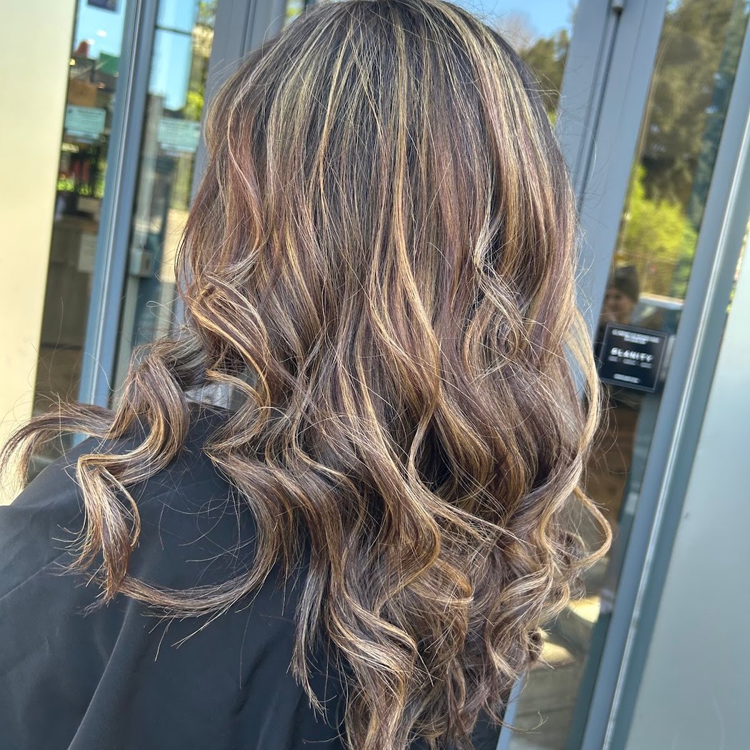 Alexandra Grey - Salon de coiffure à Ville d'Avray 1